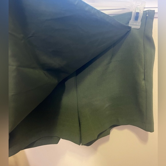 Forever 21 green skort/skirt - Picture 2 of 4